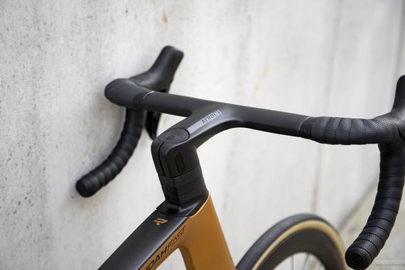 Road bicycle RIDLEY NOAH FAST DISC - Ultegra Di2 2x12s - color NFD-03Am (Black Metallic-Honey Gold Metallic)