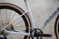 Gravel bicycle RIDLEY KANZO FAST - Rival eTap AXS XPLR 1x12s - color KAF-02As (Battleship Grey-Orange-Dove Grey)