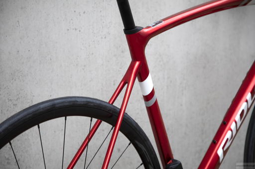 Road bicycle RIDLEY FENIX DISC - Ultegra 2x11s - color FEN-01Bs (Candy Red Metallic-White-Battleship Grey)