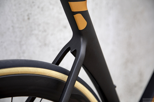 Rama szosowa RIDLEY NOAH FAST DISC - kolor NFD-03Am (Black Metallic-Honey Gold Metallic)