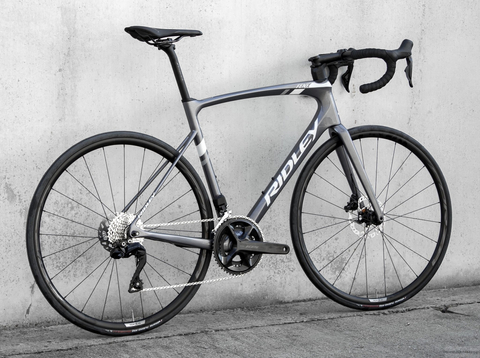 Road bicycle RIDLEY FENIX DISC - Ultegra 2x11s - color FEN-01As (Arctic Grey Metallic-White- Battleship Grey)