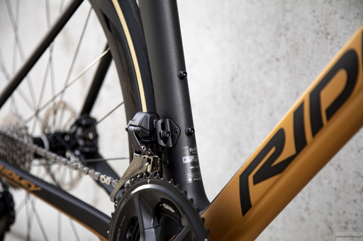 Road bicycle RIDLEY NOAH FAST DISC - 105 Di2 2x12s - color NFD-03Am (Black Metallic-Honey Gold Metallic)