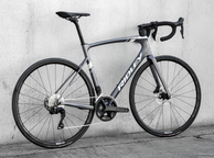 Road bicycle RIDLEY FENIX DISC - Ultegra 2x11s - color FEN-01As (Arctic Grey Metallic-White- Battleship Grey)