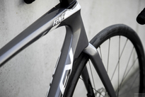 Rower szosowy RIDLEY FENIX DISC - Ultegra 2x11s - kolor FEN-01As (Arctic Grey Metallic-White- Battleship Grey)