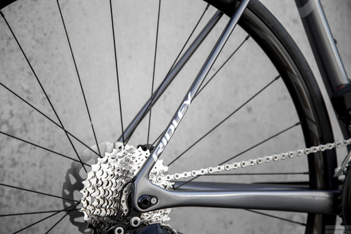 Road bicycle RIDLEY FENIX DISC - Ultegra 2x11s - color FEN-01As (Arctic Grey Metallic-White- Battleship Grey)