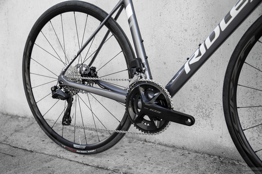Rower szosowy RIDLEY FENIX DISC - 105 Di2 2x12s - kolor FEN-01As (Arctic Grey Metallic-White- Battleship Grey)