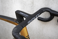 Road bicycle RIDLEY NOAH FAST DISC - 105 Di2 2x12s - color NFD-03Am (Black Metallic-Honey Gold Metallic)