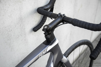 Rower szosowy RIDLEY FENIX DISC - Ultegra 2x11s - kolor FEN-01As (Arctic Grey Metallic-White- Battleship Grey)