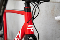 Rower szosowy RIDLEY FENIX SLA DISC - 105 2x11s - kolor FAD-01As (Red-White-Black)