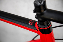 Rower szosowy RIDLEY FENIX SLA DISC - 105 2x11s - kolor FAD-01As (Red-White-Black)