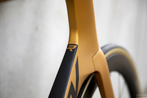 Rower szosowy RIDLEY NOAH FAST DISC - Ultegra Di2 2x12s - kolor NFD-03Am (Black Metallic-Honey Gold Metallic)