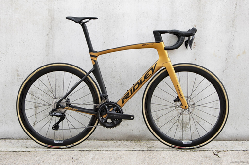 Rower szosowy RIDLEY NOAH FAST DISC - Ultegra Di2 2x12s - kolor NFD-03Am (Black Metallic-Honey Gold Metallic)