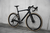 Rower szosowy RIDLEY FALCN RS - Red eTap AXS 2x12s - Prizmatic Limited Edition